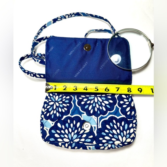 VERA BRADLEY Small Flap Crossbody Petal Splash Retired Blue adjustable - Picture 4 of 10